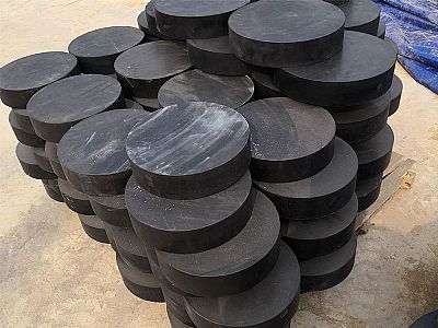 长白县板式橡胶支座由若干层橡胶片与薄钢板经加压硫化